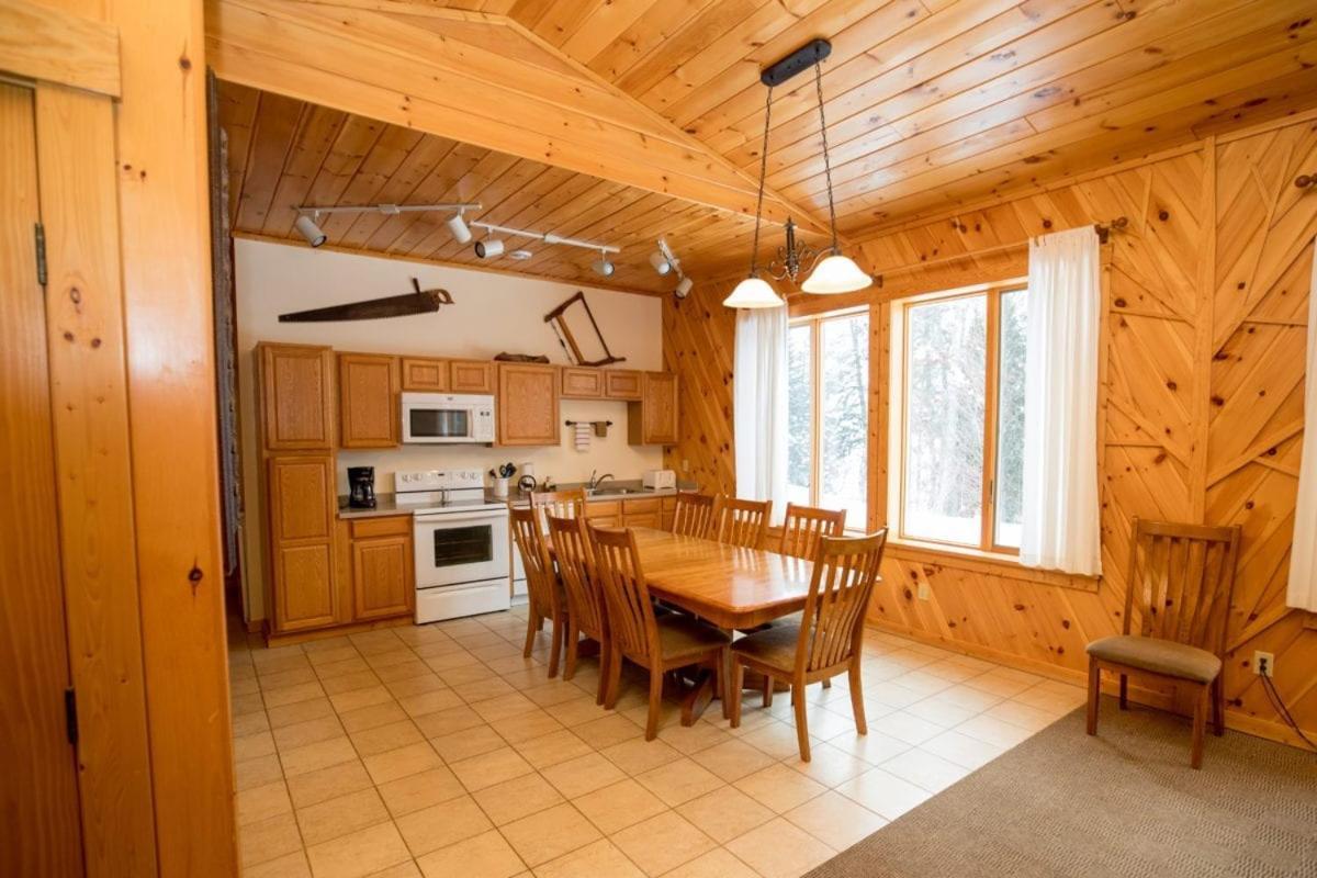 Gunflint Lodge Гранд-Марей Экстерьер фото